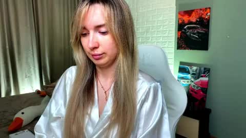 _crystal_moon_1 online show from April 3, 2:13 pm