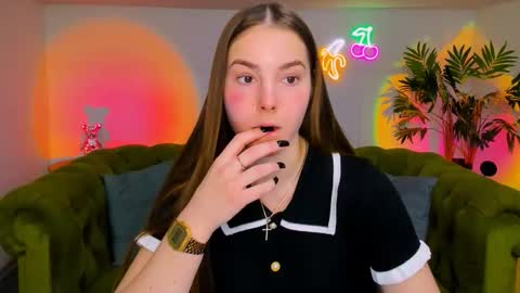 Erika online show from November 18, 1:14 pm