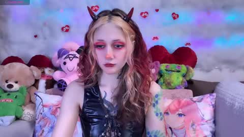 Kate online show from April 18, 6:43 pm