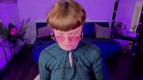 Luna    online show from April 22, 2:46 pm