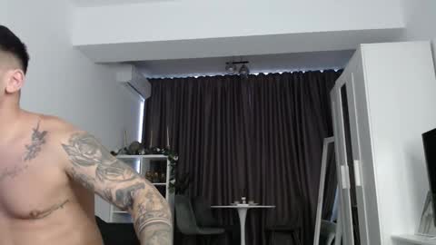 Snapshot of _dylangreen chatting on October 18, 10:19 am Dylan online show from October 18, 10:19 am