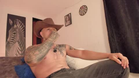 Emilio online show from April 7, 8:49 am