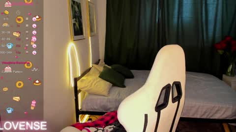 _emily__strike_ online show from April 9, 6:19 am