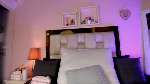 Isabella online show from April 22, 12:12 pm