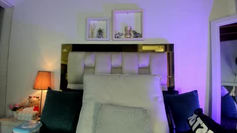 Isabella online show from March 5, 12:03 pm