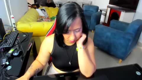 Emma online show from January 24, 9:04 pm