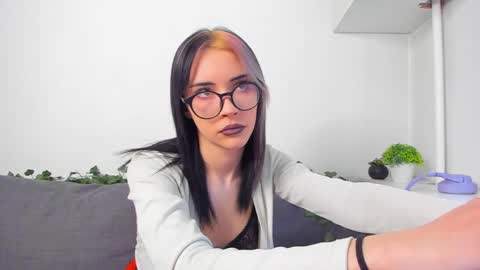 Emma online show from March 29, 8:38 am