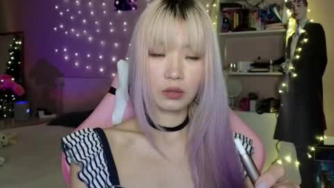 EveEva online show from February 9, 3:43 am