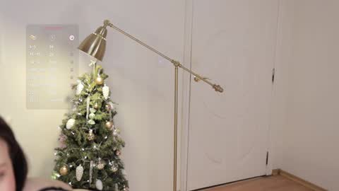 Essie  online show from January 11, 3:34 am