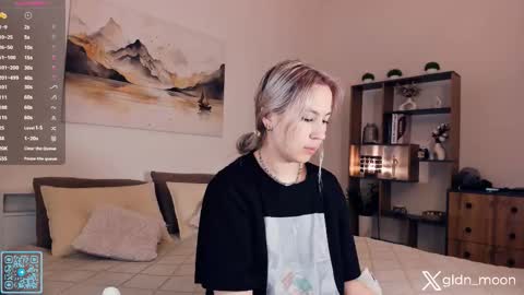 Snapshot of _golden_moon_ chatting on October 8, 8:04 pm Rina online show from October 8, 8:04 pm