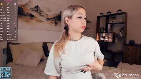 Snapshot of _golden_moon_ chatting on October 18, 8:24 pm Rina online show from October 18, 8:24 pm