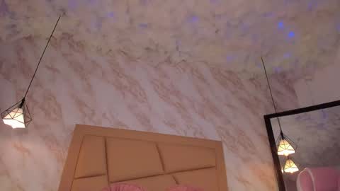 Hollywood online show from April 28, 3:33 am