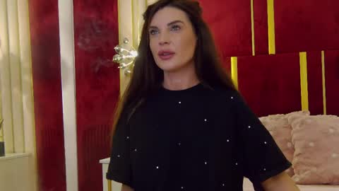 _hot_neighbour online show from April 22, 3:35 am