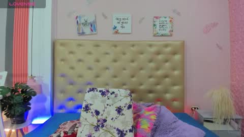 Snapshot of _jade_01 chatting on October 6, 12:01 pm J A D E online show from October 6, 12:01 pm