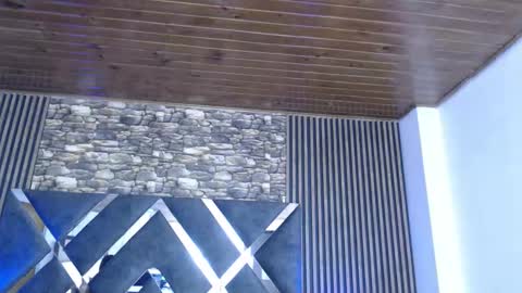 Mia online show from January 9, 3:50 pm