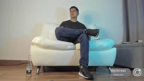 _juanes__ online show from January 12, 1:32 am