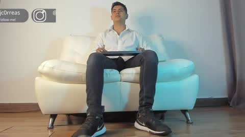 _juanes__ online show from January 2, 10:11 pm