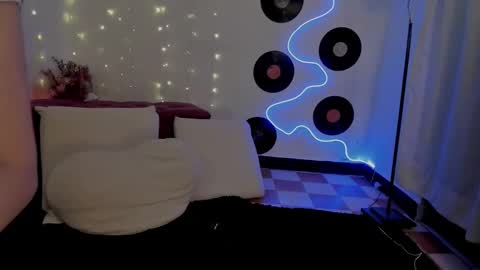 _karine01 online show from January 9, 3:12 am