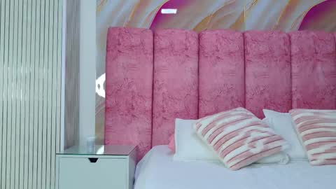 Kendall online show from February 25, 11:58 am