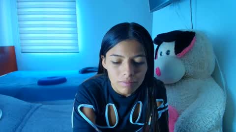 khloe sweet online show from April 6, 3:24 pm