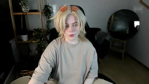 Li online show from September 13, 8:55 pm