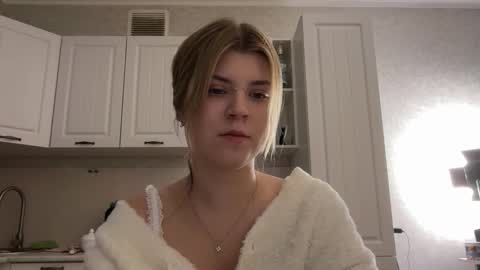 Molly   Emily online show from March 3, 11:45 pm