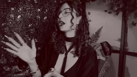 Snapshot of _lady_luna_ chatting on December 27, 3:20 am Lady Luna online show from December 27, 3:20 am