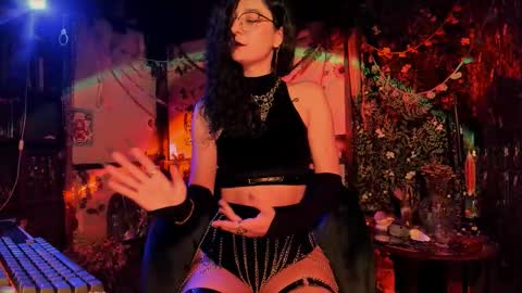 Snapshot of _lady_luna_ chatting on October 21, 12:38 am Lady Luna online show from October 21, 12:38 am