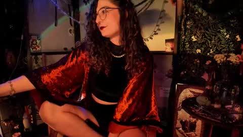 Snapshot of _lady_luna_ chatting on September 13, 12:46 am Lady Luna online show from September 13, 12:46 am