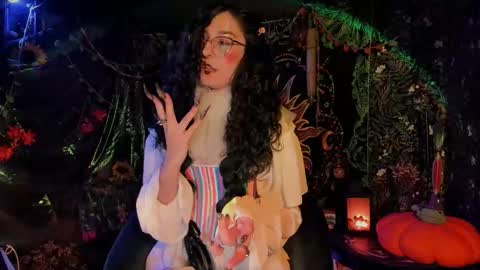 Snapshot of _lady_luna_ chatting on November 1, 12:22 am Lady Luna online show from November 1, 12:22 am