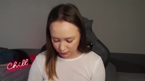 _lalune_ online show from November 24, 9:52 am