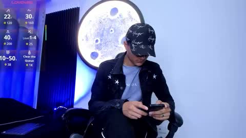 _leohot_ online show from November 18, 3:31 am