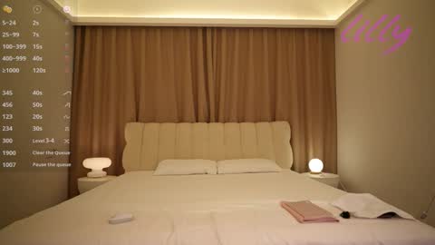 _lillilly_ online show from February 25, 4:27 am