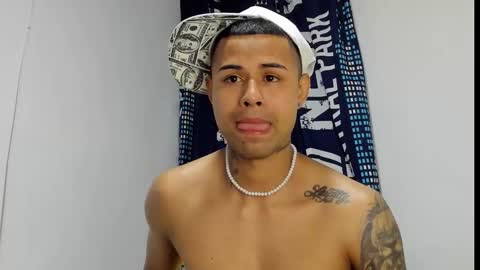 _logan_colton_ online show from November 27, 1:13 am