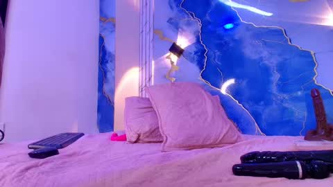 Lorrayne online show from November 22, 1:09 pm