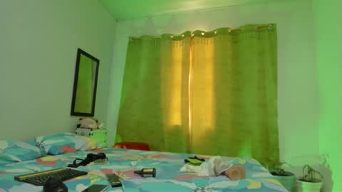 Snapshot of _luanawilding chatting on October 18, 4:22 pm _luanawilding online show from October 18, 4:22 pm