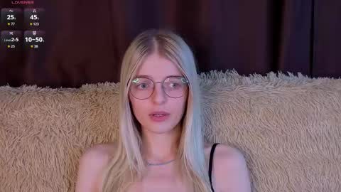 Monica online show from November 26, 7:54 pm