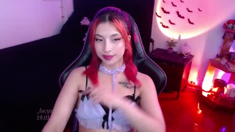 Queen.  Help me reach 100 thumbs up  online show from January 19, 10:17 pm