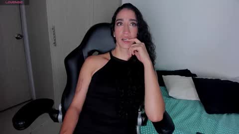 Snapshot of _luna_dupont_ chatting on October 31, 9:42 am  Luna  online show from October 31, 9:42 am