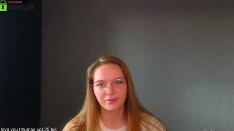 Snapshot of _lysafeta_ chatting on October 12, 5:00 am Welcome guys  Pleasure to see you all here  My name is Lysafeta and MichaelaTip menu is active Private is open  online show from October 12, 5:00 am