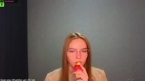 Snapshot of _lysafeta_ chatting on October 24, 5:08 am Welcome guys  Pleasure to see you all here  My name is Lysafeta and MichaelaTip menu is active Private is open  online show from October 24, 5:08 am