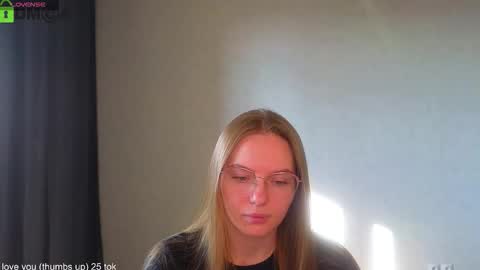 Snapshot of _lysafeta_ chatting on September 17, 4:38 am Welcome guys  Pleasure to see you all here  My name is Lysafeta and MichaelaTip menu is active Private is open  online show from September 17, 4:38 am