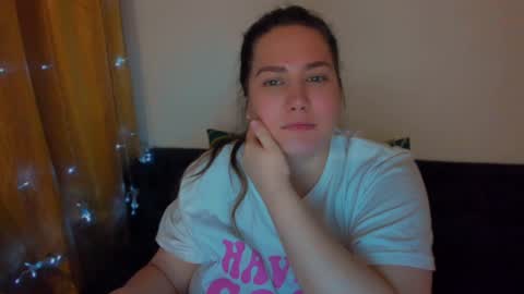 Snapshot of _madalexa_ chatting on December 15, 7:42 pm Alexa online show from December 15, 7:42 pm