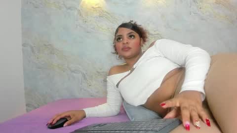 Maddy online show from March 8, 11:58 am