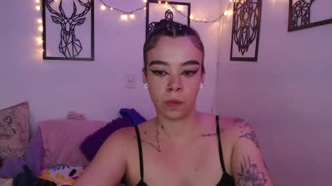 Snapshot of _marcela_wi chatting on February 6, 10:21 pm Marce online show from February 6, 10:21 pm