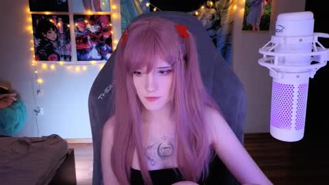 Snapshot of _mariko_ chatting on March 6, 2:40 pm Mariko online show from March 6, 2:40 pm