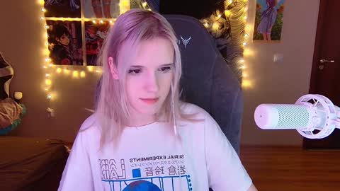 Snapshot of _mariko_ chatting on December 20, 2:37 pm Mariko online show from December 20, 2:37 pm