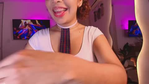Snapshot of _megan_akbar chatting on October 2, 12:59 pm Marce  online show from October 2, 12:59 pm