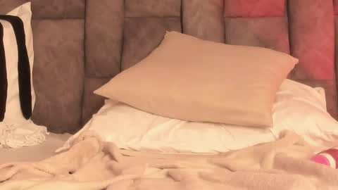 Megan Miller online show from April 2, 1:51 pm