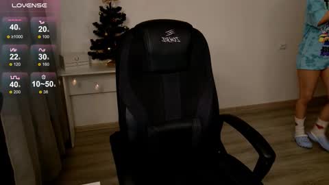 _meow_neko_ online show from December 6, 12:07 am